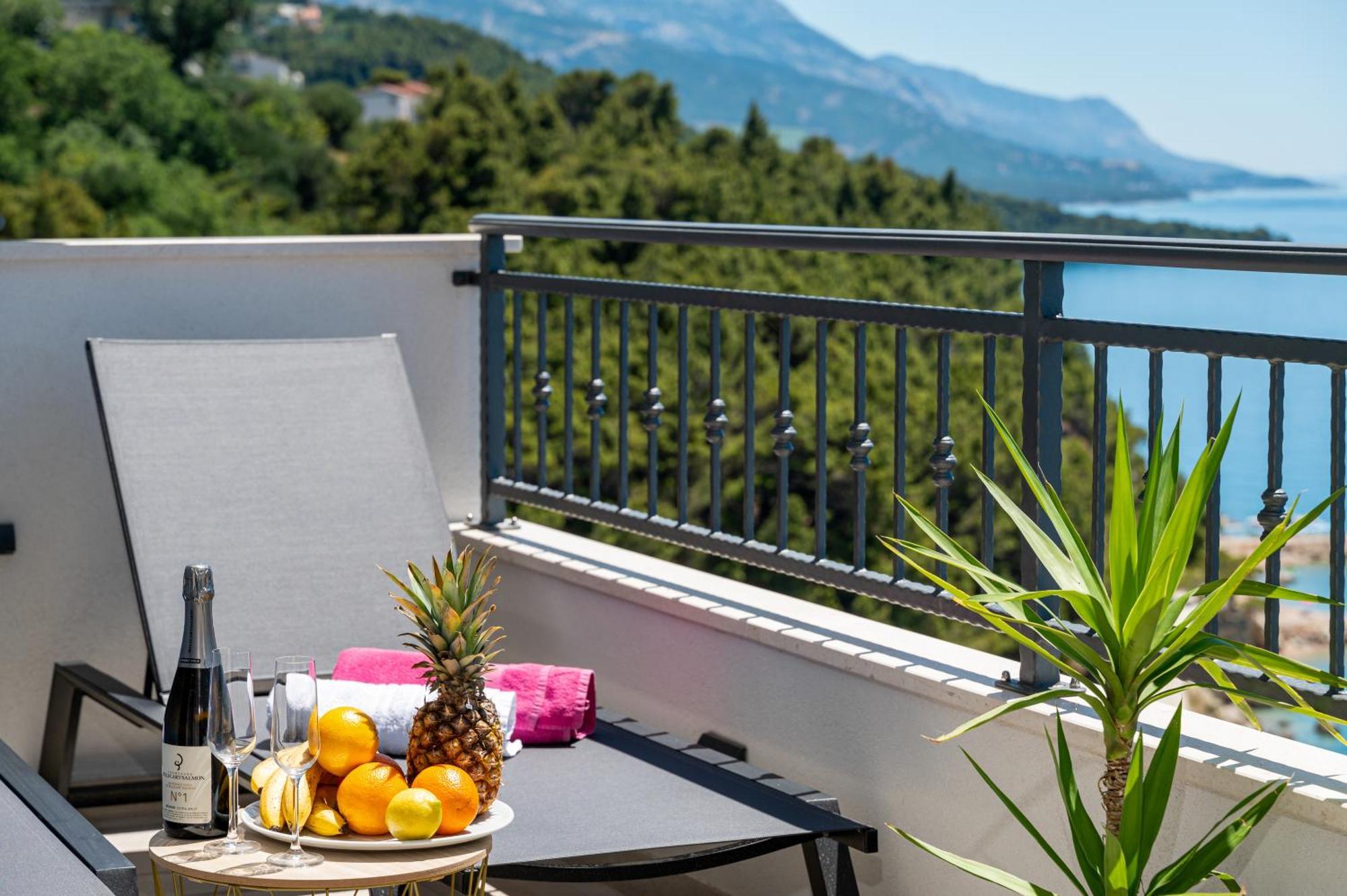 Seaview Apartments Nives Brela Szoba fotó